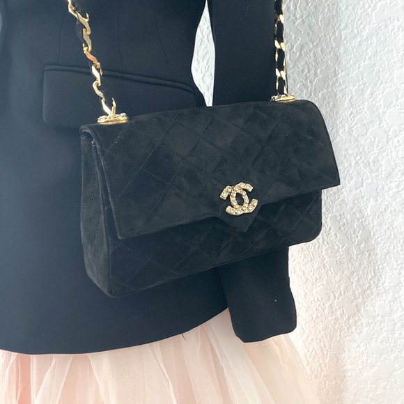 Vintage Black Suède Chanel evening purse - Picture 2 of 13